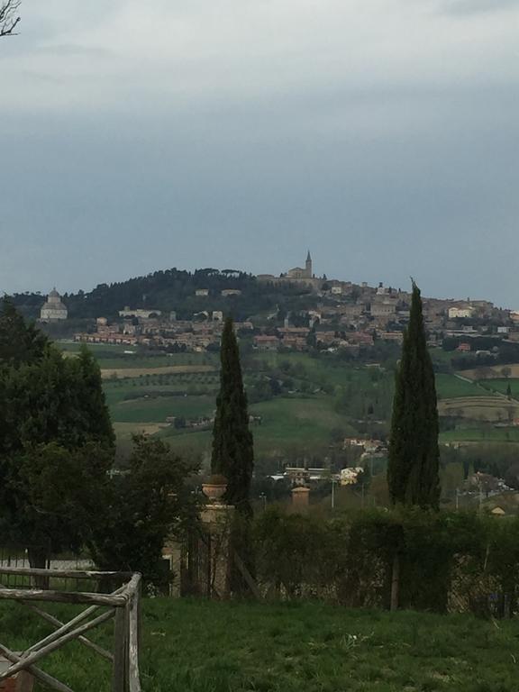 Appartamento Dell Agriturismo Pane E Olio Todi Luaran gambar