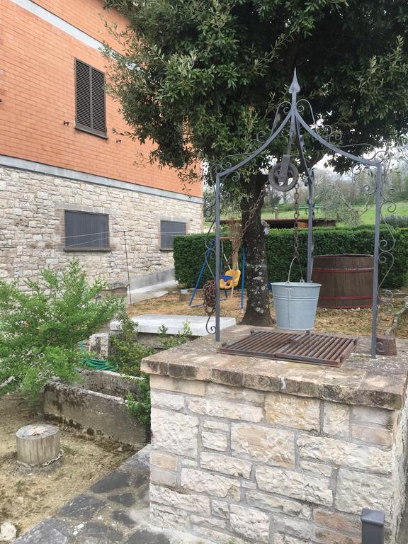Appartamento Dell Agriturismo Pane E Olio Todi Luaran gambar